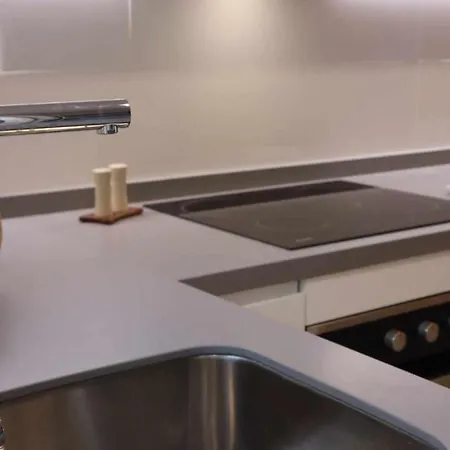 Center, 3br By Houselogy